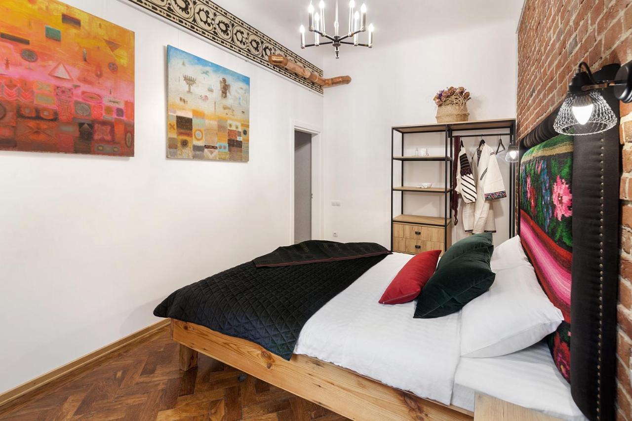 Gallery Art Apartment Lviv Extérieur photo