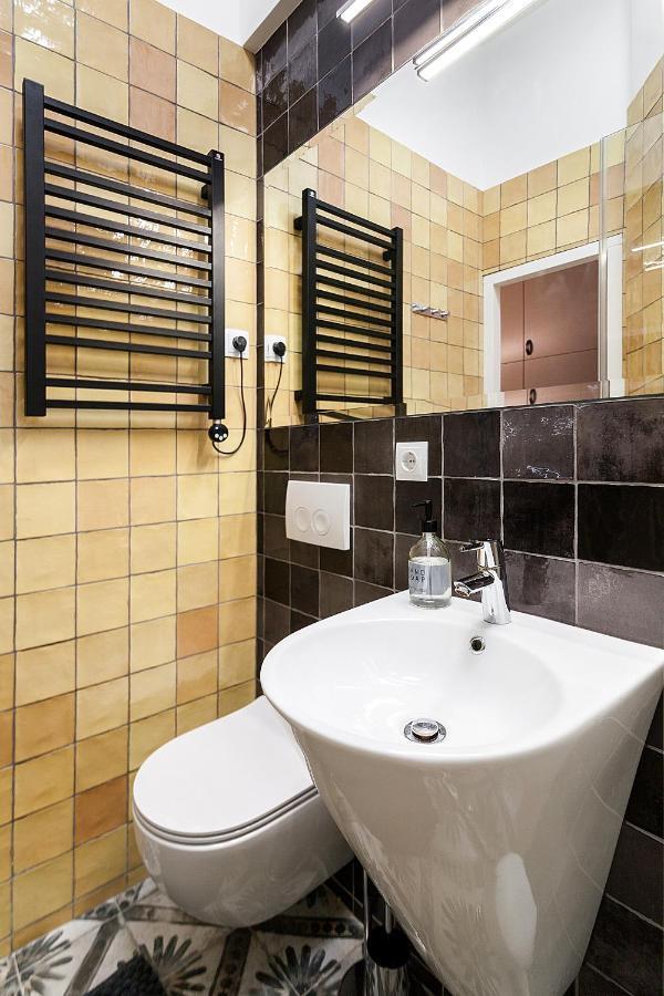 Gallery Art Apartment Lviv Extérieur photo